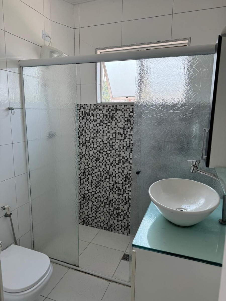 Apartamento à venda de 3 dormitórios com garagem em São Vicente SP.