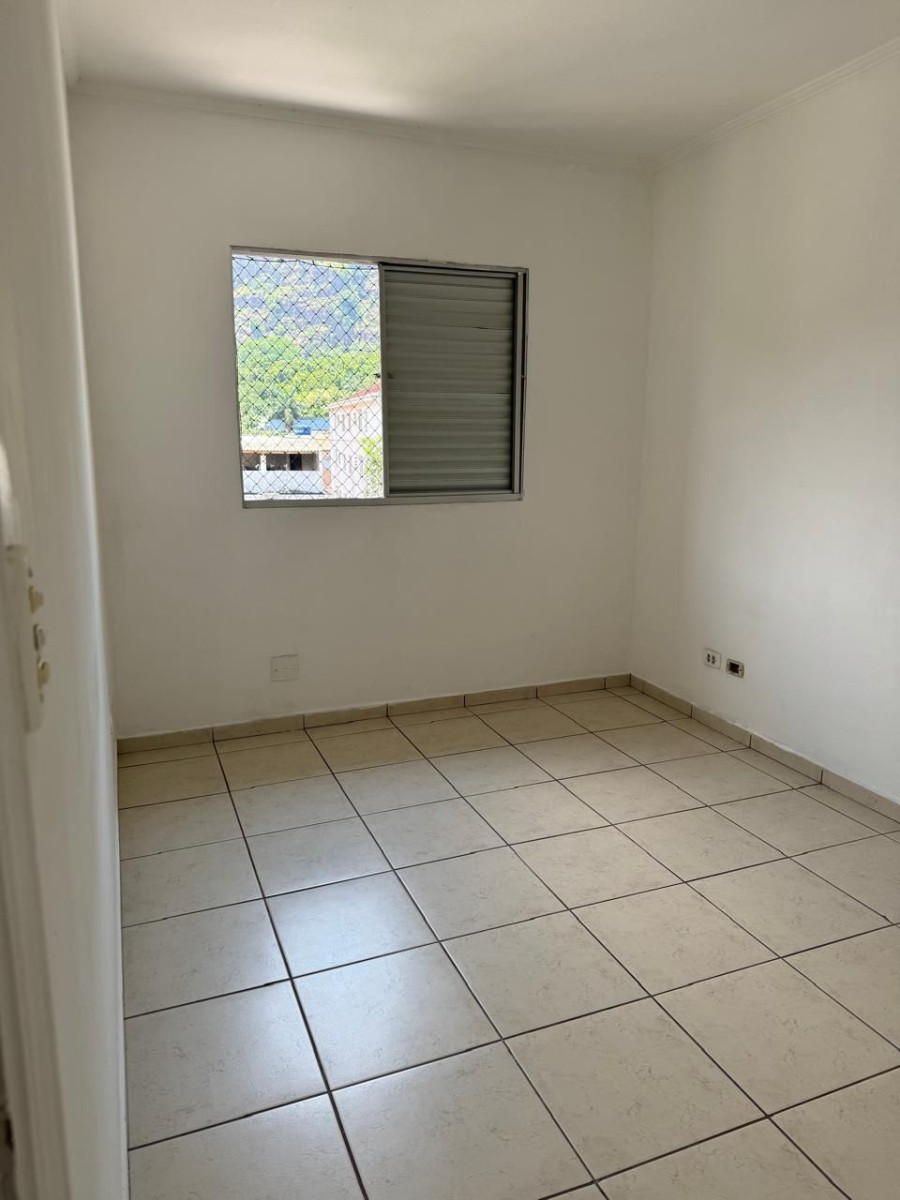 Apartamento à venda de 3 dormitórios com garagem em São Vicente SP.