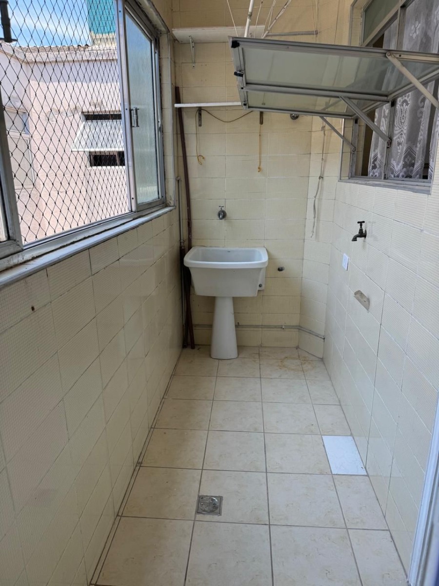 Apartamento à venda de 3 dormitórios com garagem em São Vicente SP.