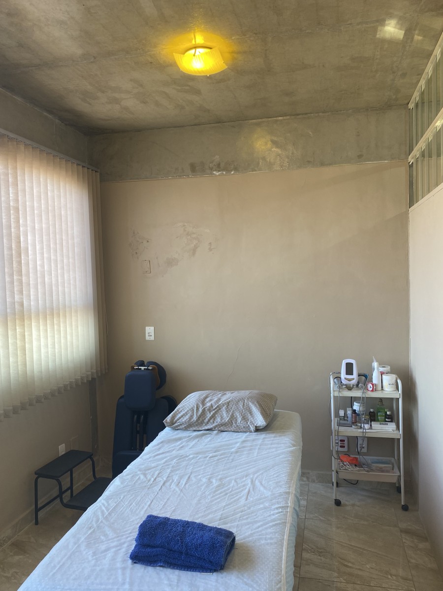 Sala Comercial à Venda, Reformada, no Parque São Vicente-SP