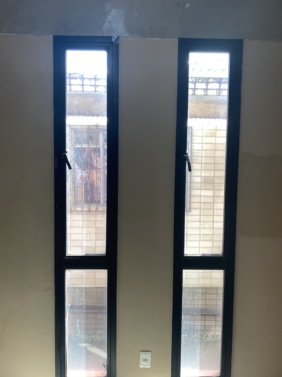 Sala Comercial à Venda, Reformada, no Parque São Vicente-SP