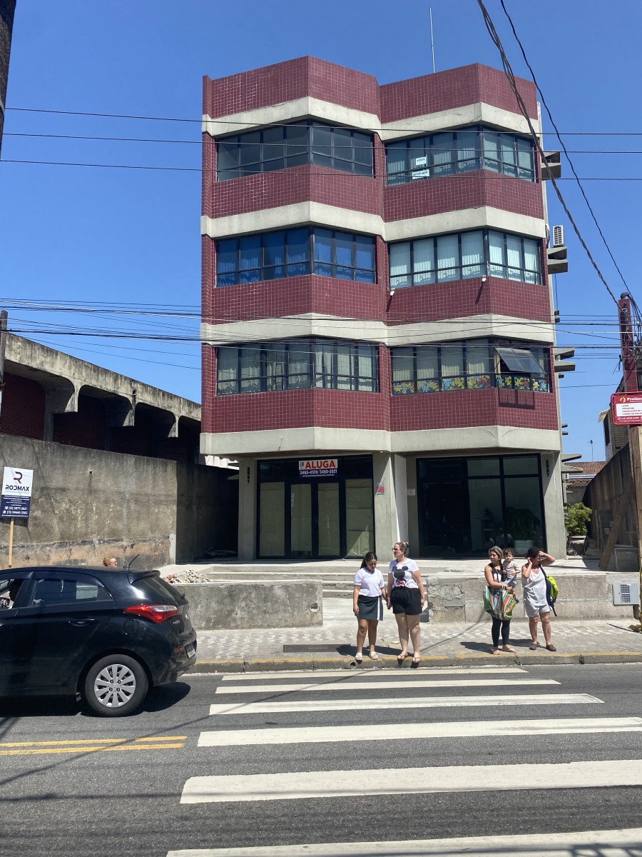 Sala Comercial à Venda, Reformada, no Parque São Vicente-SP