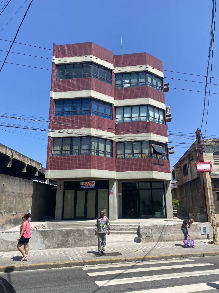 Sala Comercial à Venda, Reformada, no Parque São Vicente-SP