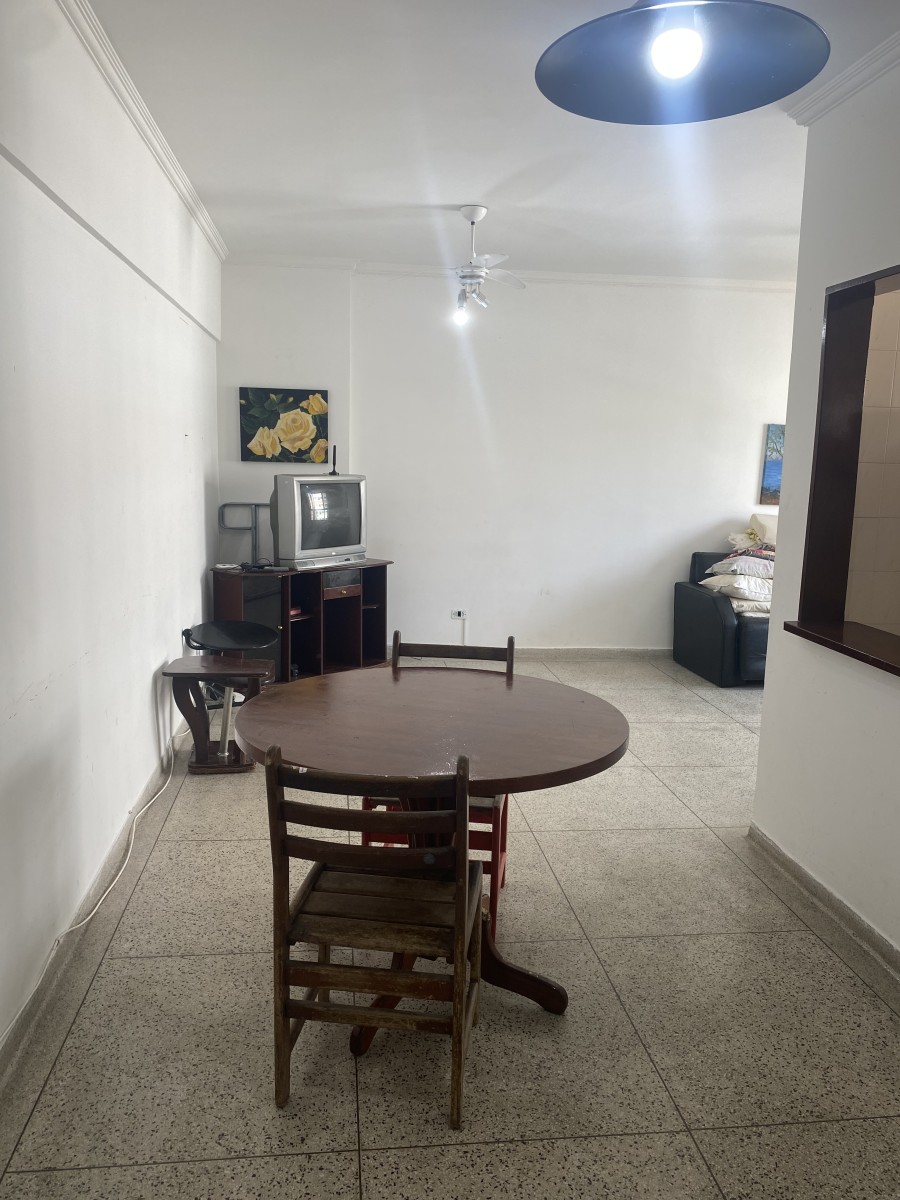Apartamento à Venda em São Vicente – Localização Privilegiada!