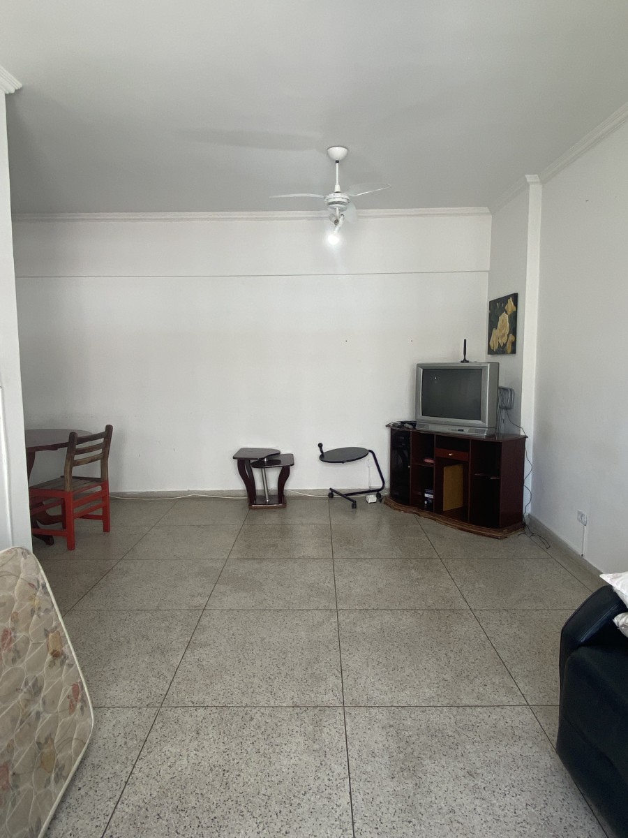 Apartamento à Venda em São Vicente – Localização Privilegiada!