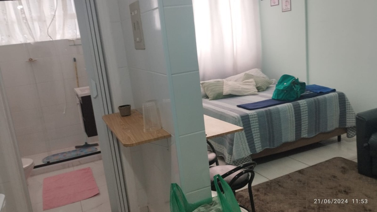 Apartamento kitnet à venda em São Vicente/SP.