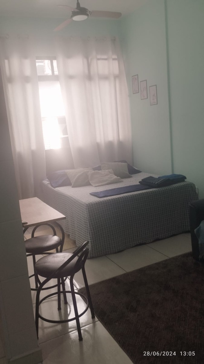Apartamento kitnet à venda em São Vicente/SP.