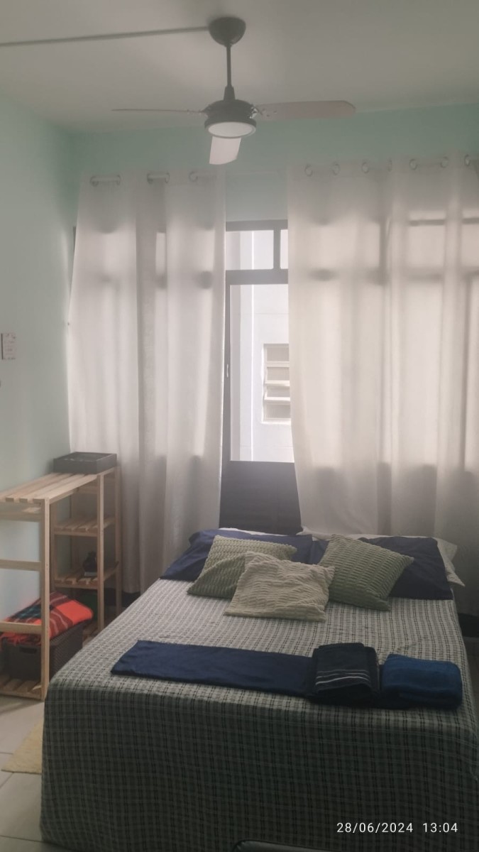 Apartamento kitnet à venda em São Vicente/SP.