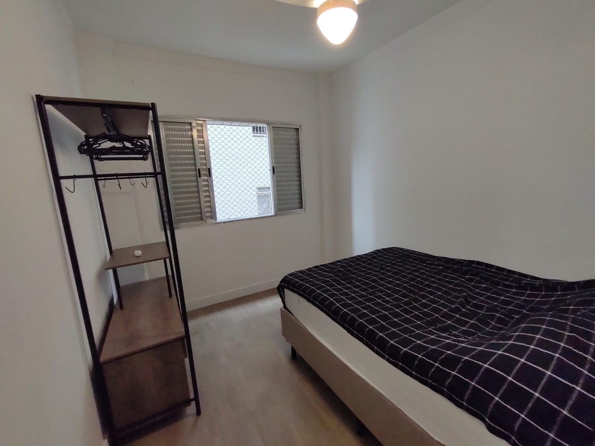 Apartamento à venda Sala Living, Praia do Gonzaguinha, Frente ao Shopping, com garagem em São Vicente-SP