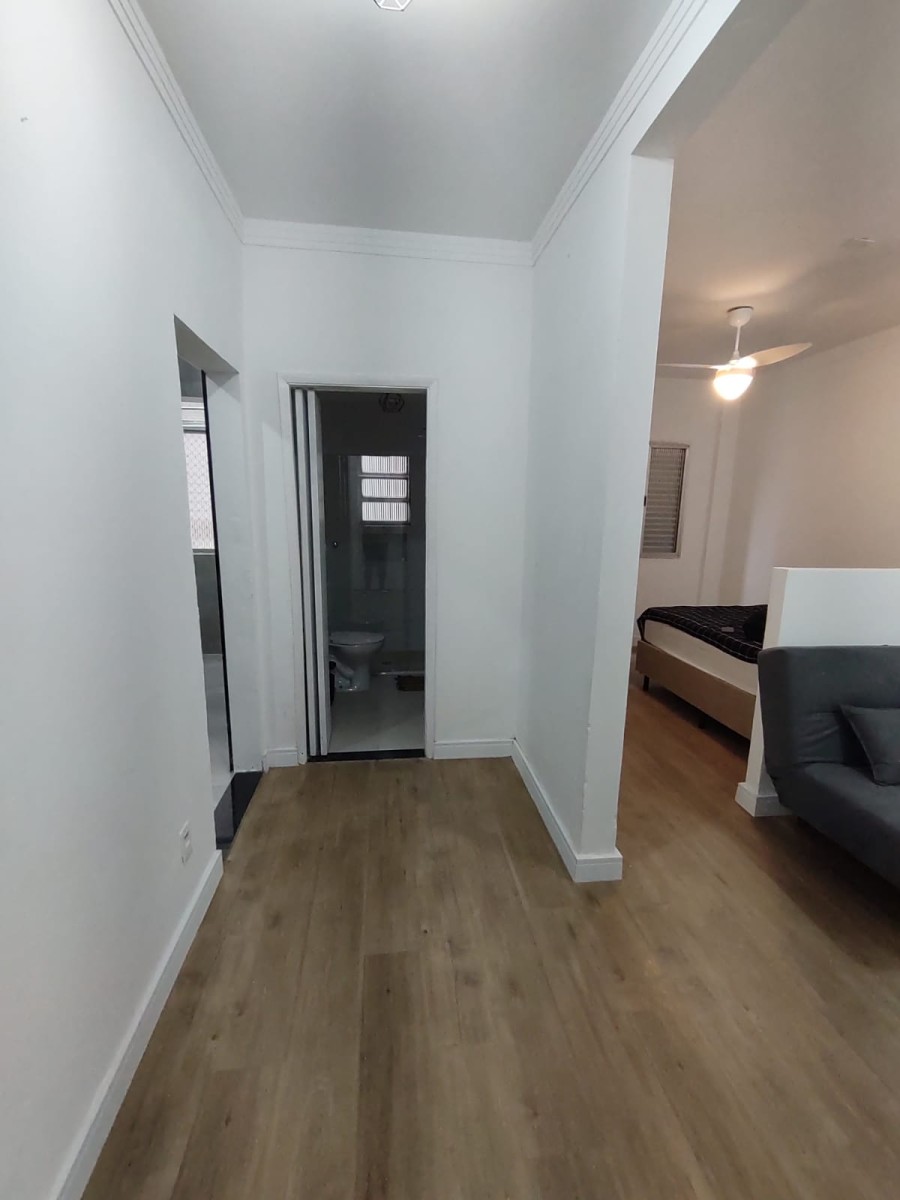 Apartamento à venda Sala Living, Praia do Gonzaguinha, Frente ao Shopping, com garagem em São Vicente-SP