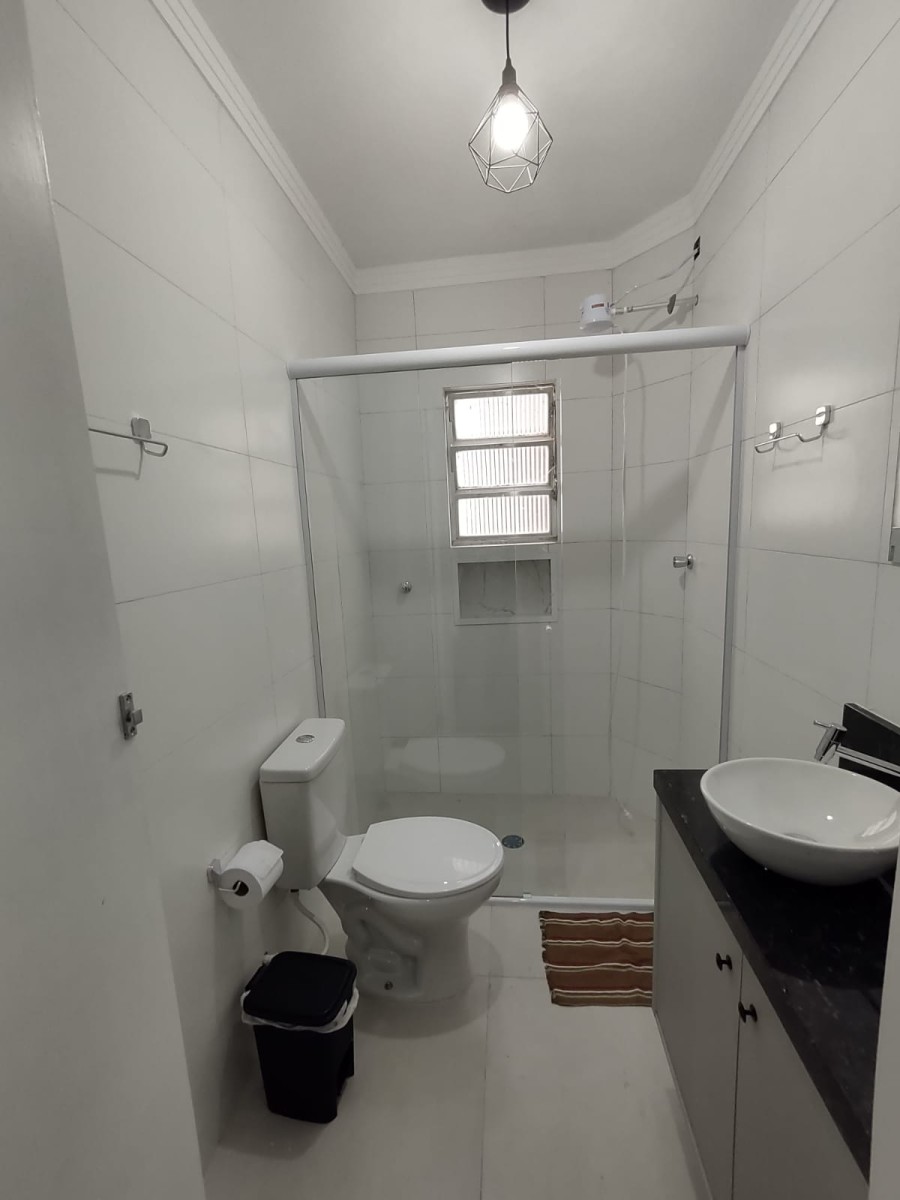 Apartamento à venda Sala Living, Praia do Gonzaguinha, Frente ao Shopping, com garagem em São Vicente-SP