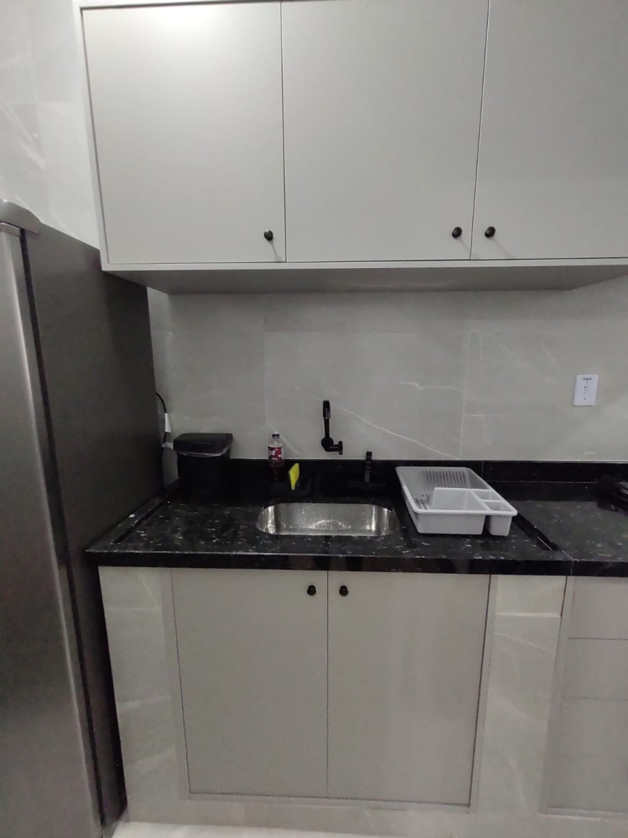 Apartamento à venda Sala Living, Praia do Gonzaguinha, Frente ao Shopping, com garagem em São Vicente-SP