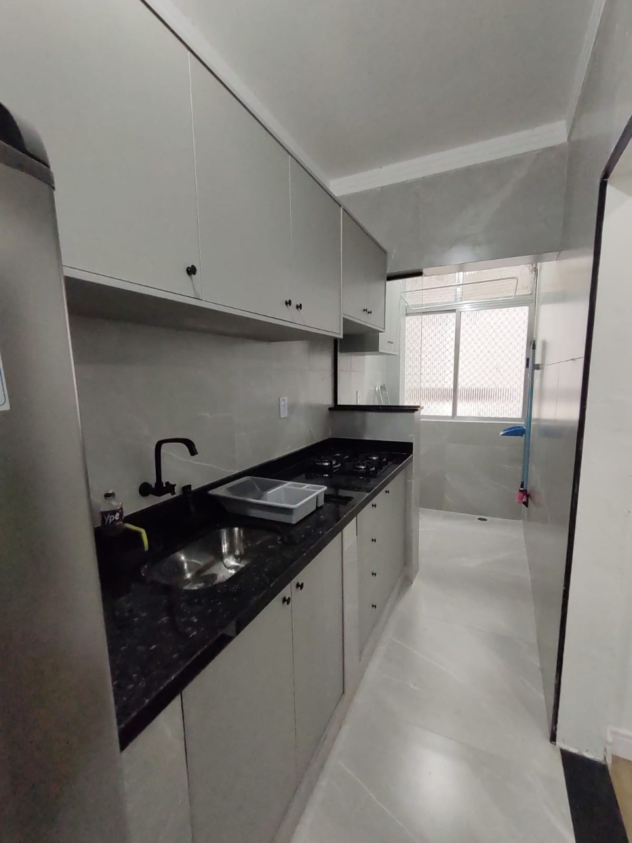 Apartamento à venda Sala Living, Praia do Gonzaguinha, Frente ao Shopping, com garagem em São Vicente-SP