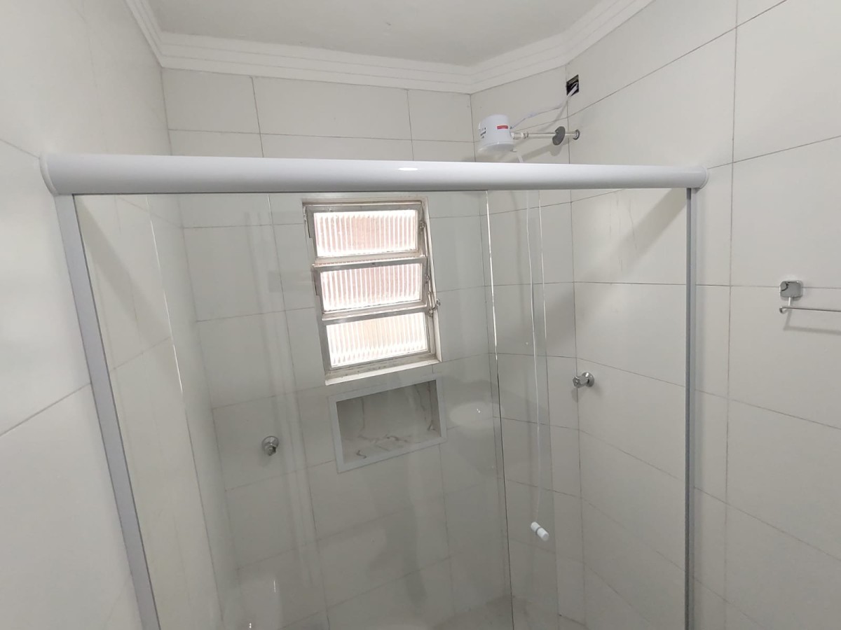 Apartamento à venda Sala Living, Praia do Gonzaguinha, Frente ao Shopping, com garagem em São Vicente-SP