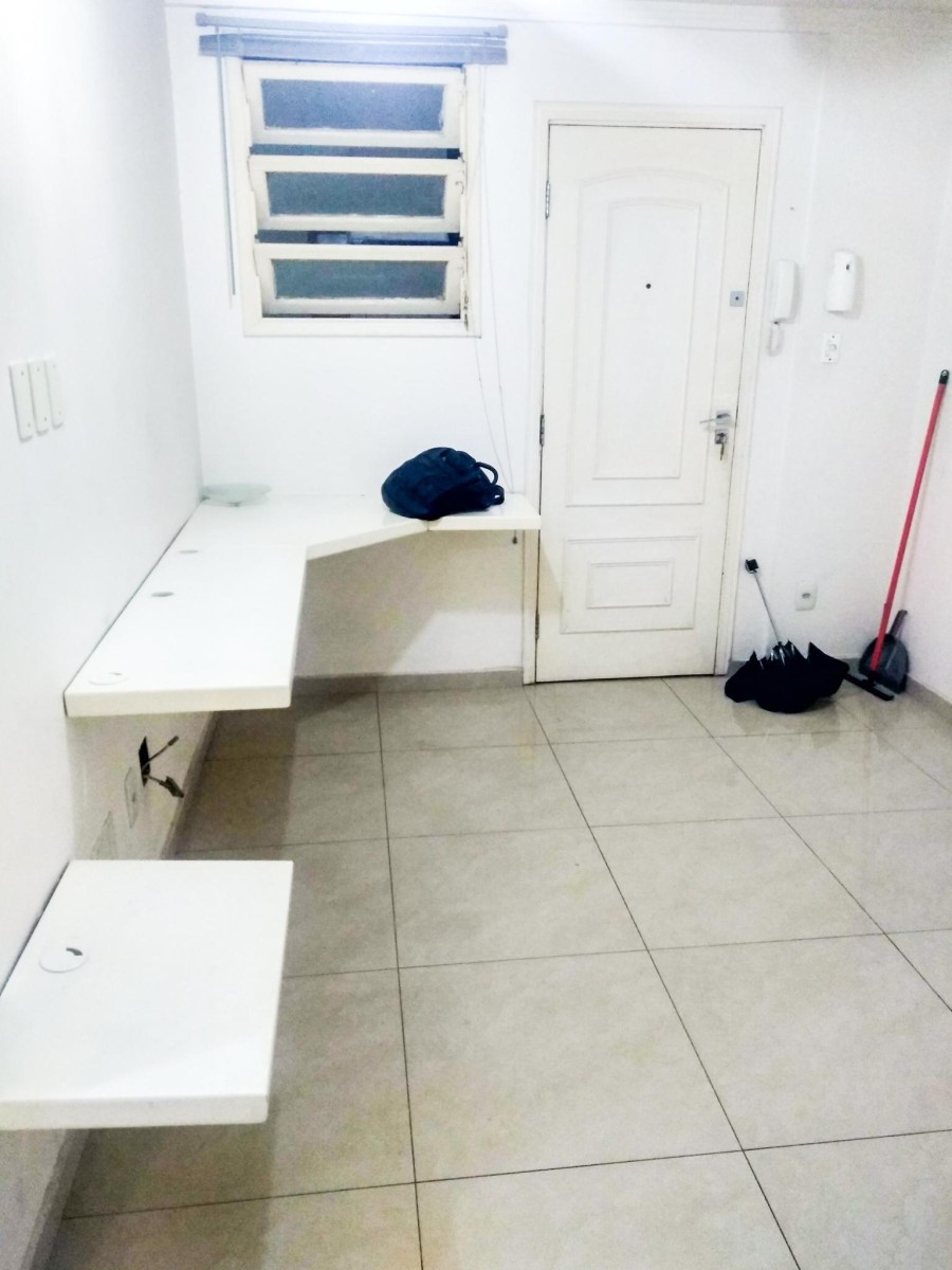 Apartamento à venda kitnet em São Vicente/SP.