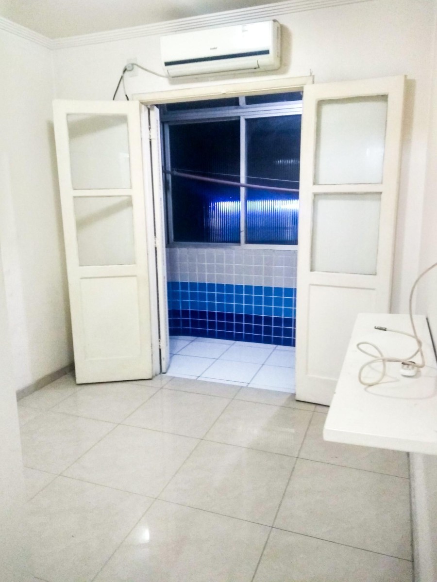 Apartamento à venda kitnet em São Vicente/SP.