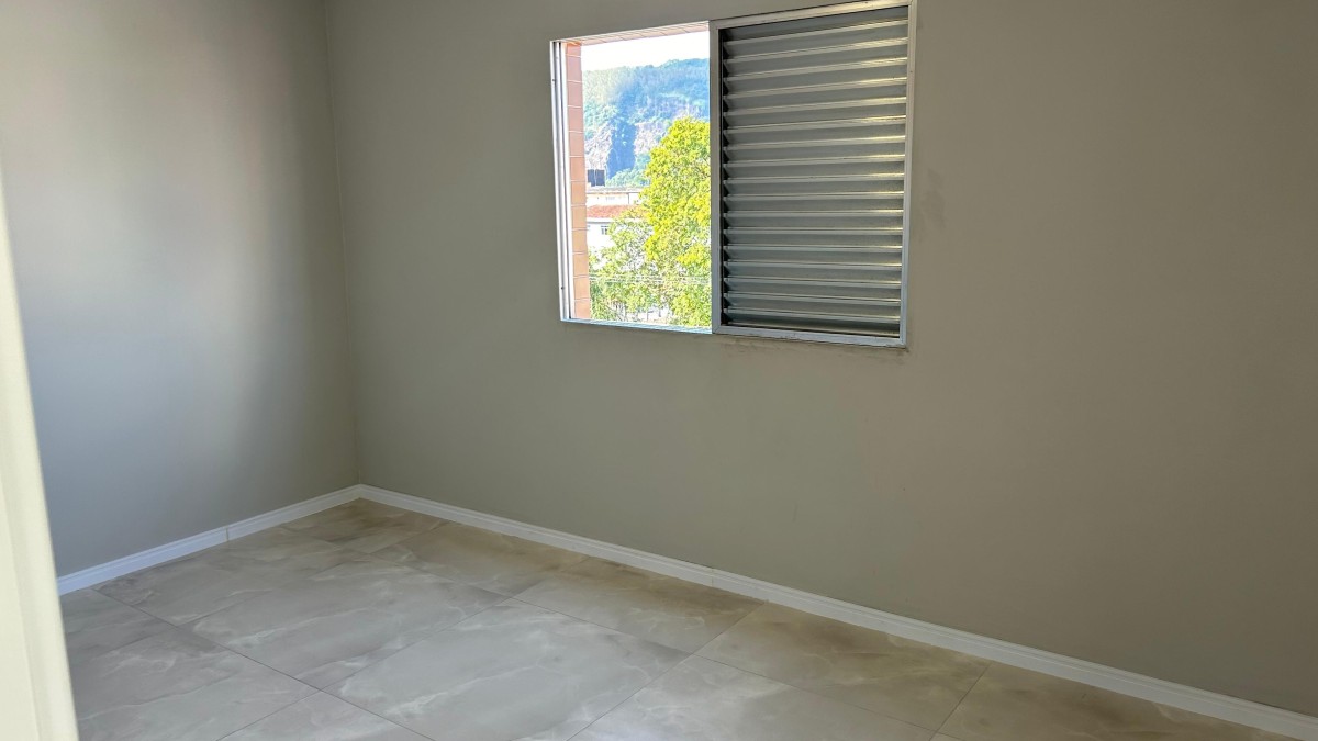 Apartamento à venda de 1 dormitório com garagem em São Vicente/SP.