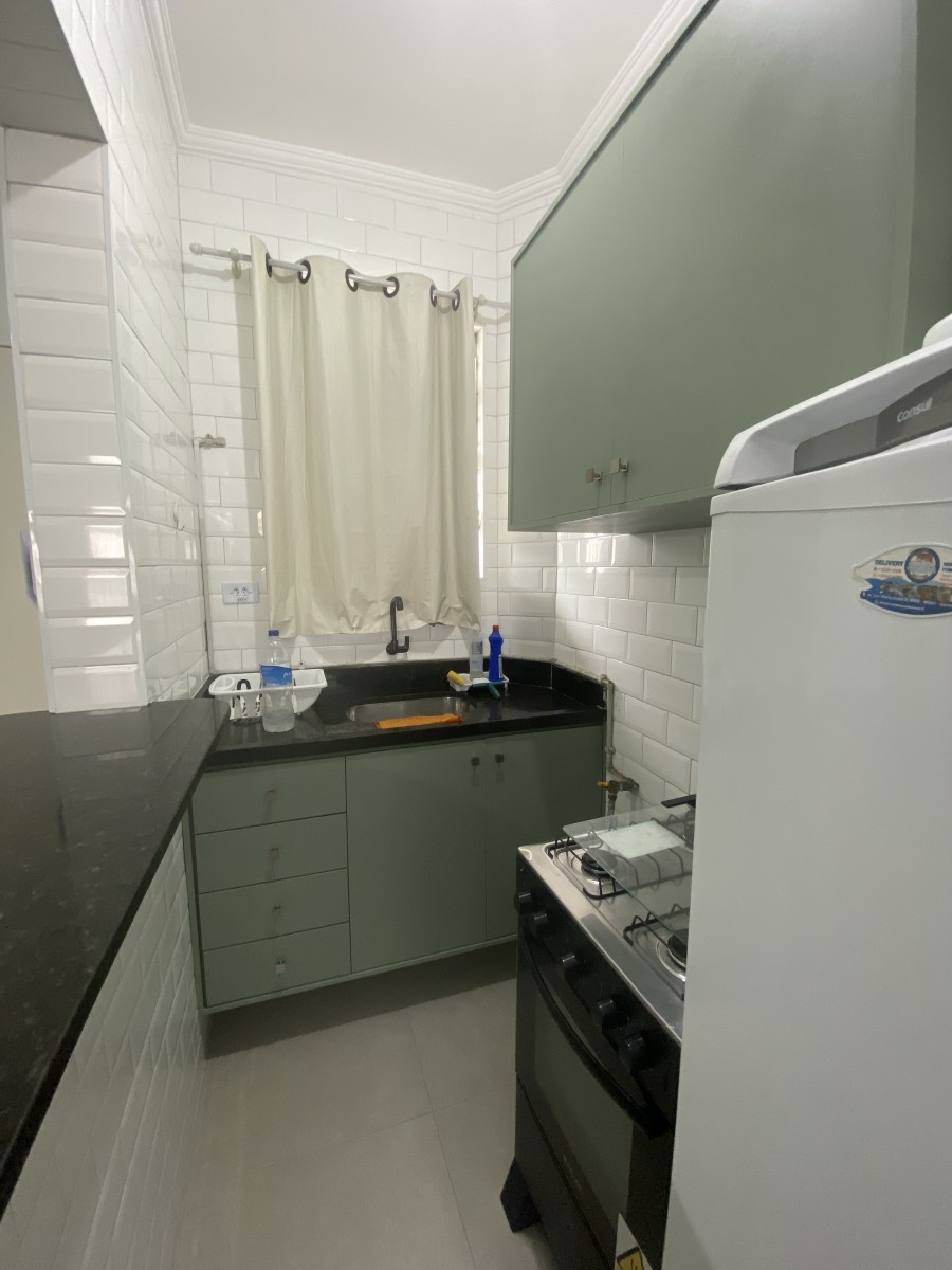 Apartamento à Venda – Sala Living Dividido em Quarto, Sala, Cozinha e Garagem – Rua Jacob Emerick, São Vicente-SP