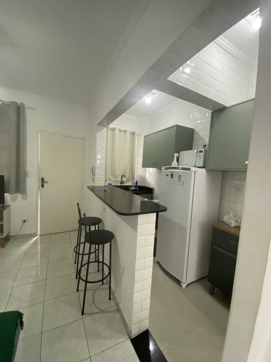 Apartamento à Venda – Sala Living Dividido em Quarto, Sala, Cozinha e Garagem – Rua Jacob Emerick, São Vicente-SP