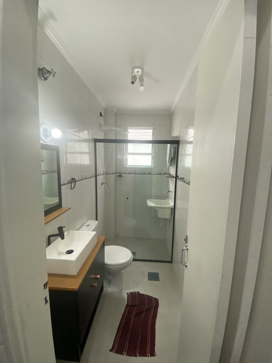 Apartamento à Venda – Sala Living Dividido em Quarto, Sala, Cozinha e Garagem – Rua Jacob Emerick, São Vicente-SP