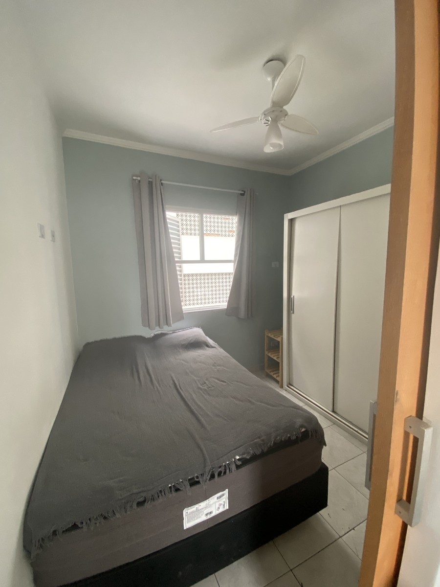 Apartamento à Venda – Sala Living Dividido em Quarto, Sala, Cozinha e Garagem – Rua Jacob Emerick, São Vicente-SP