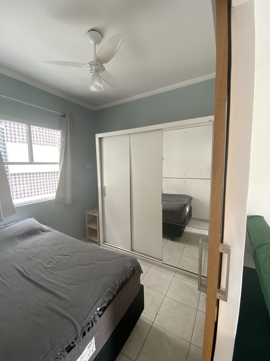 Apartamento à Venda – Sala Living Dividido em Quarto, Sala, Cozinha e Garagem – Rua Jacob Emerick, São Vicente-SP