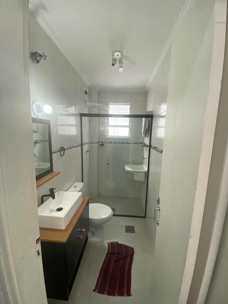 Apartamento à Venda – Sala Living Dividido em Quarto, Sala, Cozinha e Garagem – Rua Jacob Emerick, São Vicente-SP