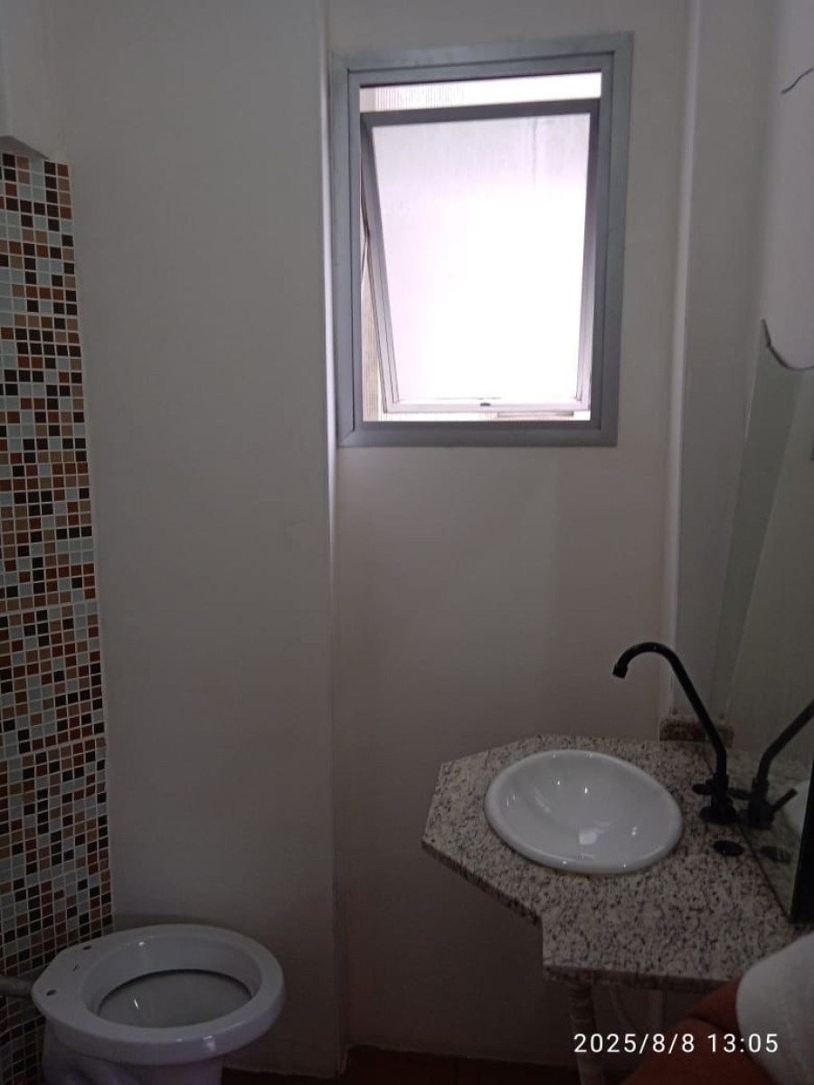 Apartamento à Venda, Living com Sacada e Garagem em São Vicente/SP