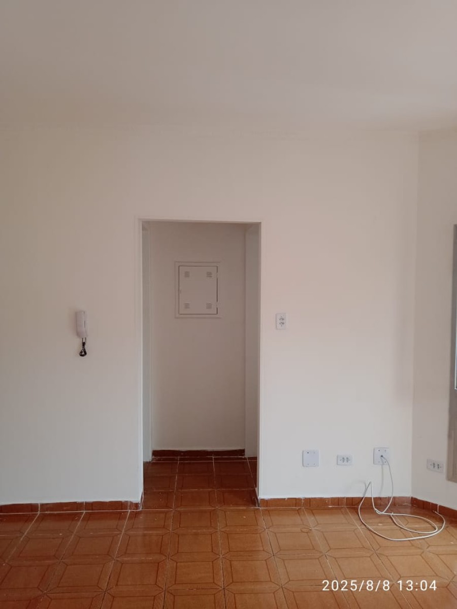 Apartamento à Venda, Living com Sacada e Garagem em São Vicente/SP