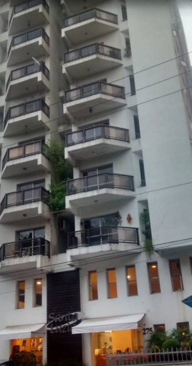 Apartamento à Venda, Living com Sacada e Garagem em São Vicente/SP