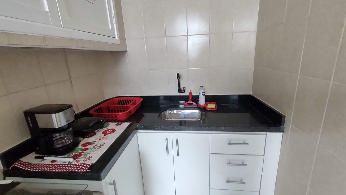 Apartamento à Venda – Sala Living Reformado | Edifício Veraneio – Itararé, São Vicente