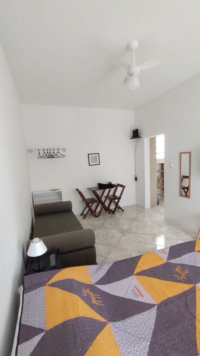 Apartamento à Venda – Sala Living Reformado | Edifício Veraneio – Itararé, São Vicente