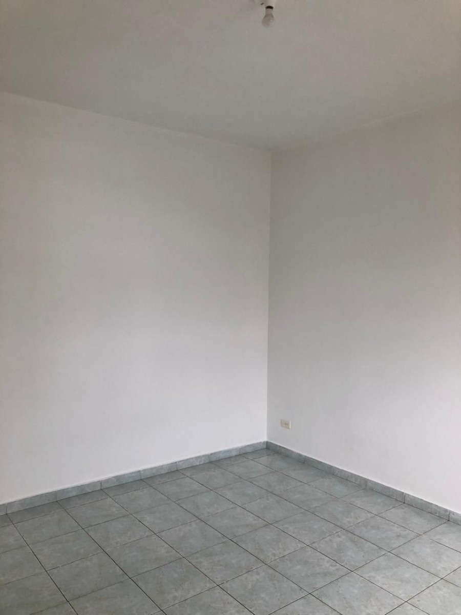 Casa Sobreposta Alta, à Venda, 2 Dormitórios, Com Garagem, Vila Valença- São Vicente-SP