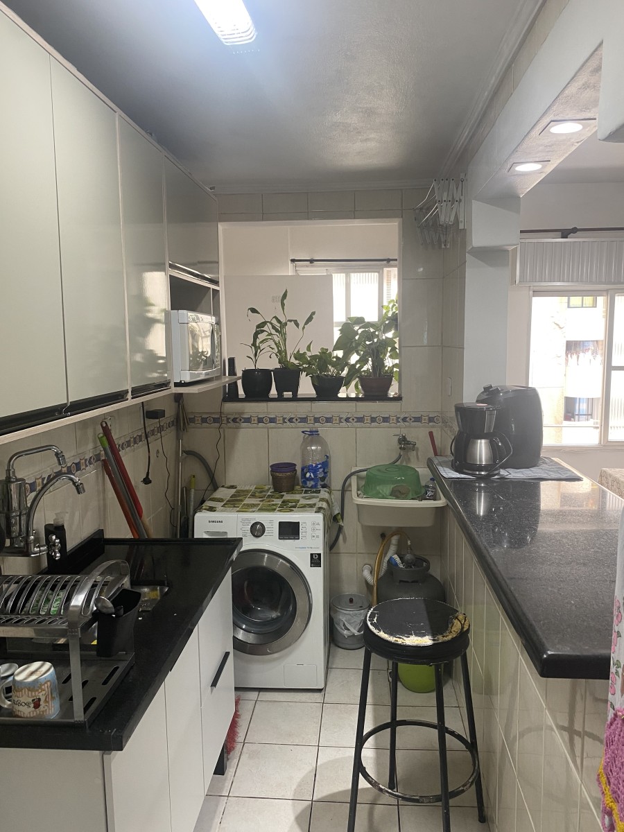 Apartamento à Venda com 1 Dormitório e Garagem – 50m da Praia do Gonzaguinha, São Vicente-SP