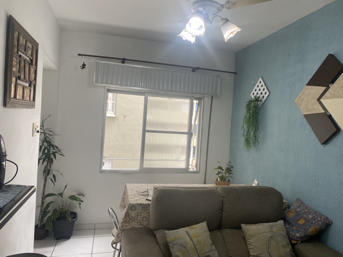 Apartamento à Venda com 1 Dormitório e Garagem – 50m da Praia do Gonzaguinha, São Vicente-SP