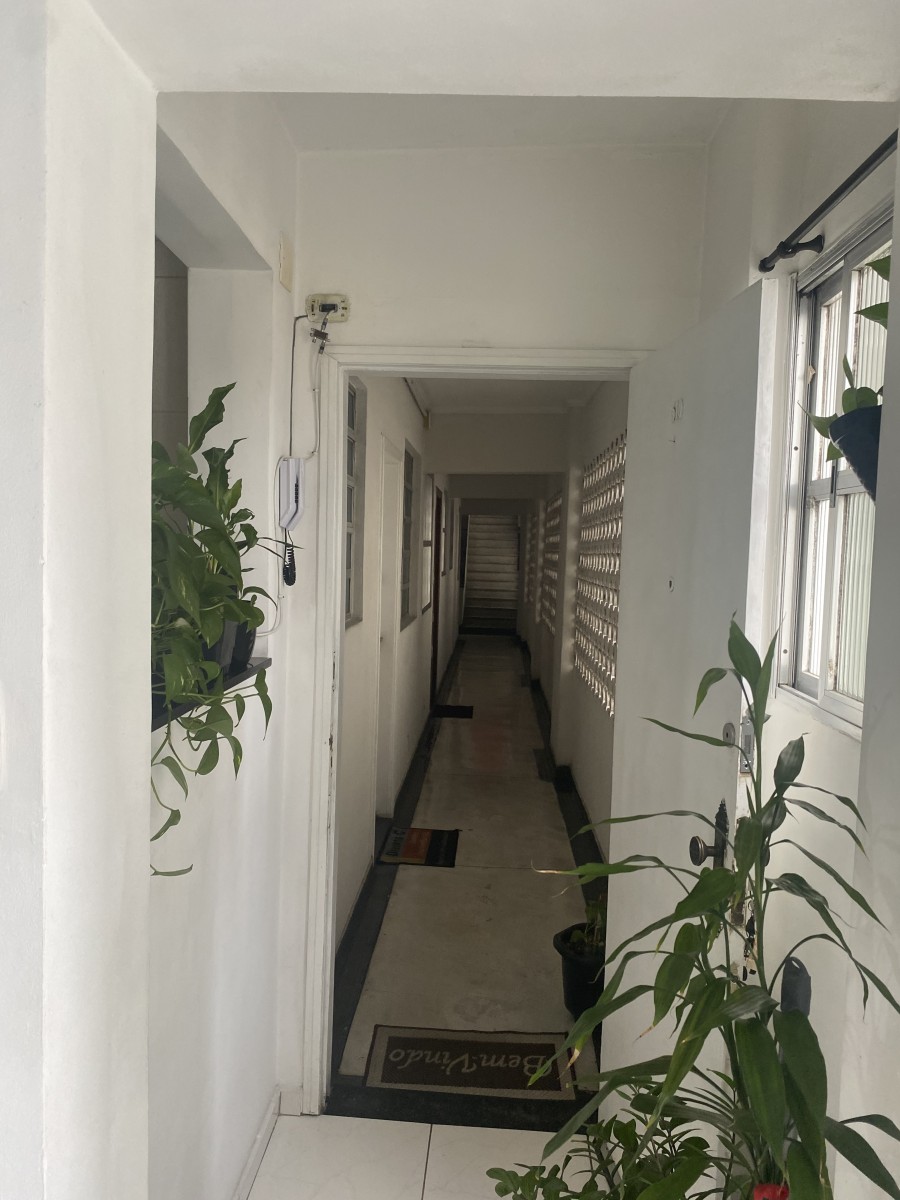 Apartamento à Venda com 1 Dormitório e Garagem – 50m da Praia do Gonzaguinha, São Vicente-SP