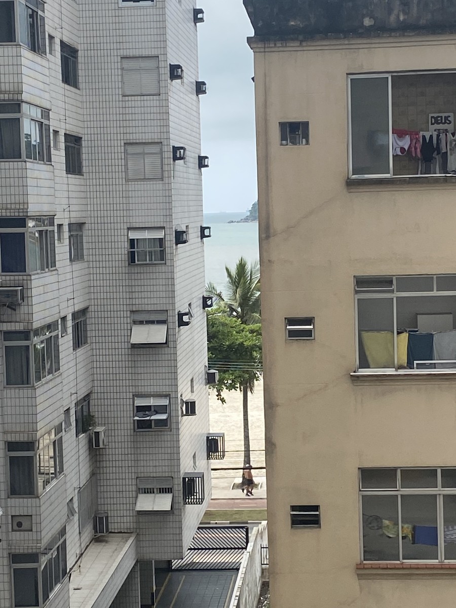 Apartamento à Venda com 1 Dormitório e Garagem – 50m da Praia do Gonzaguinha, São Vicente-SP