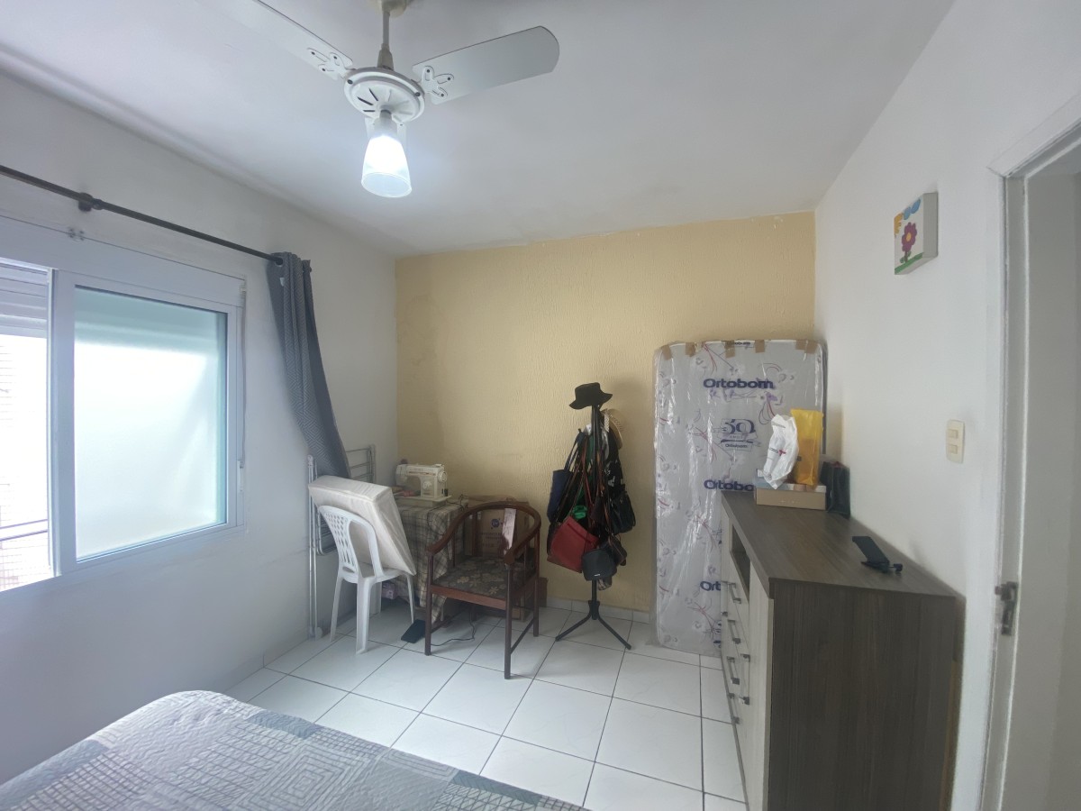 Apartamento à Venda com 1 Dormitório e Garagem – 50m da Praia do Gonzaguinha, São Vicente-SP