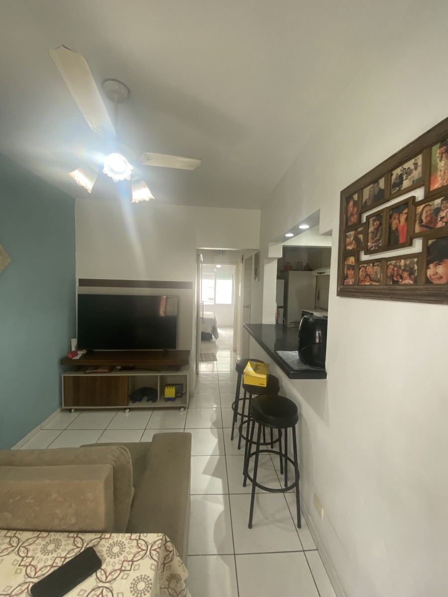 Apartamento à Venda com 1 Dormitório e Garagem – 50m da Praia do Gonzaguinha, São Vicente-SP