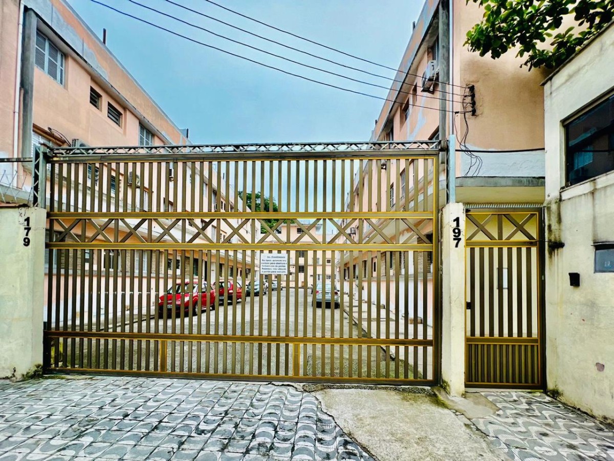 Apartamento de 1 dormitório com garagem à venda em São Vicente/SP.