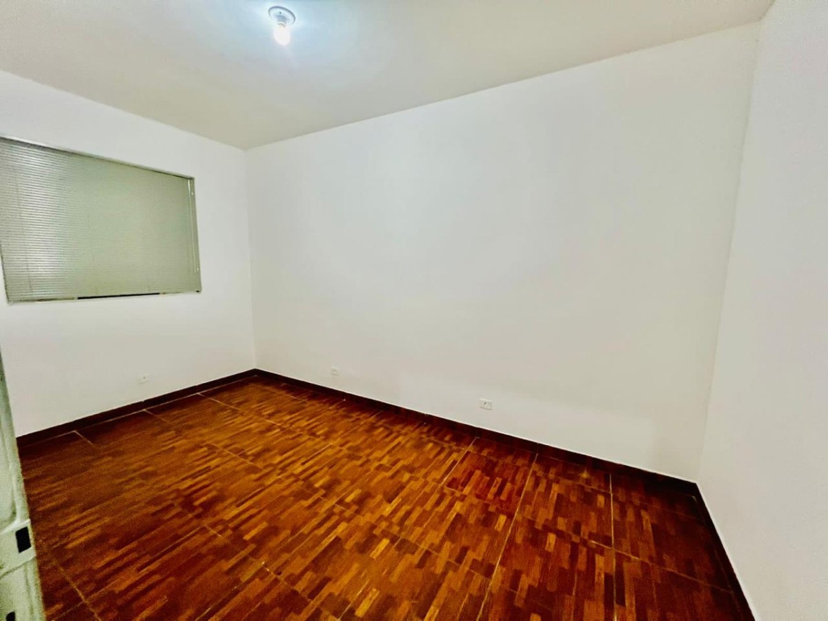 Apartamento de 1 dormitório com garagem à venda em São Vicente/SP.