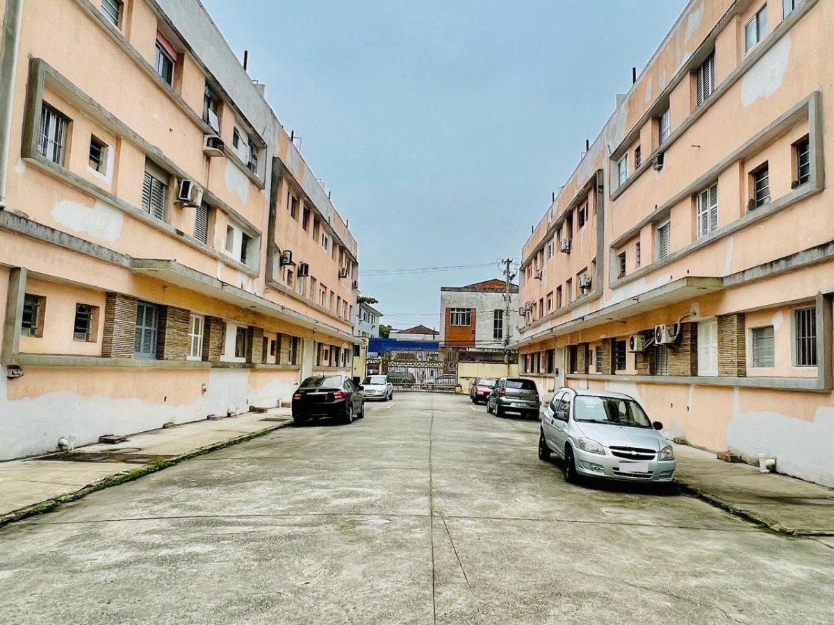 Apartamento de 1 dormitório com garagem à venda em São Vicente/SP.