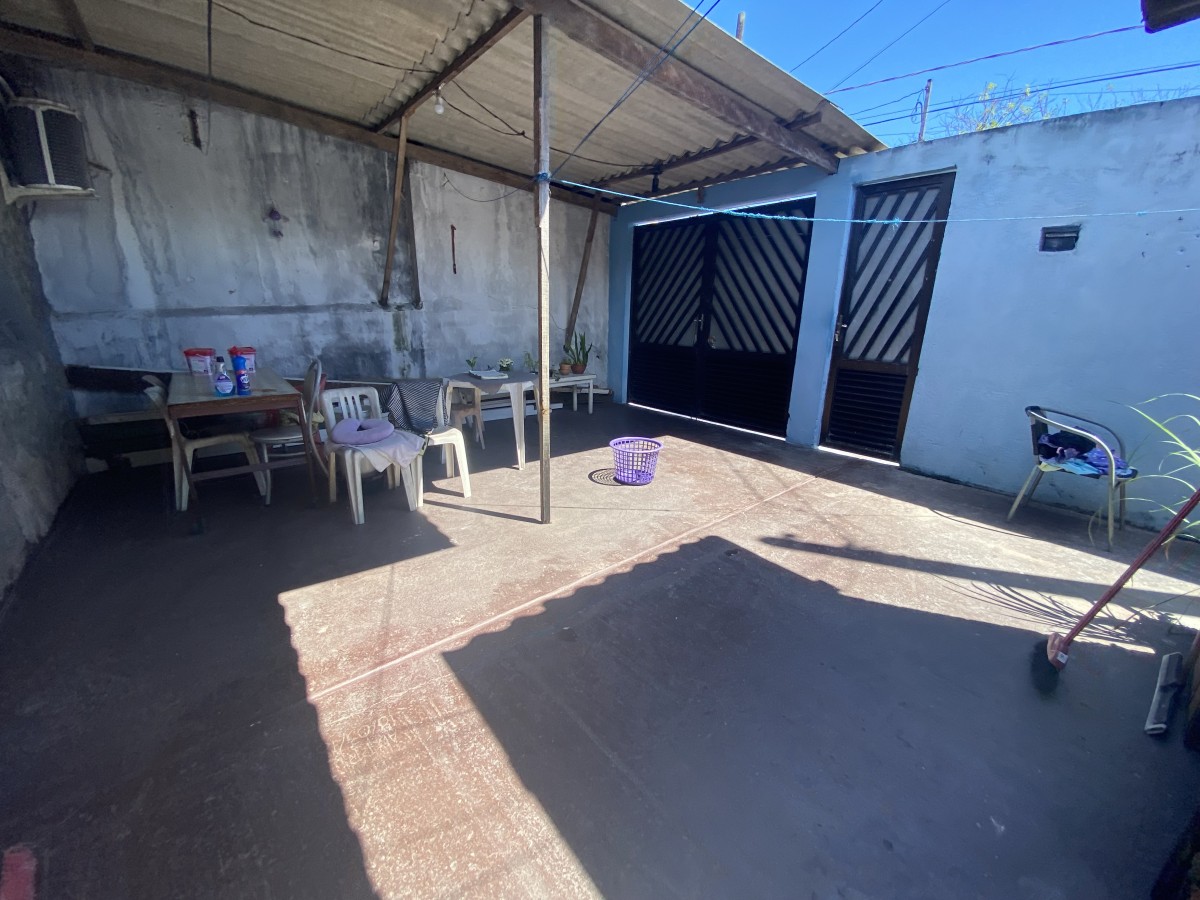 Casa à Venda com 3 Dormitórios no Bairro Castelo – Santos - SP