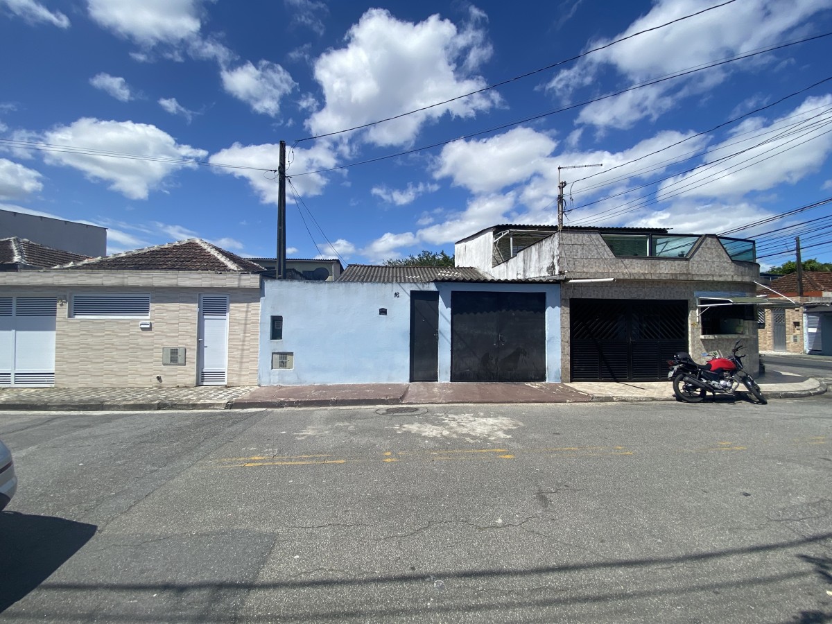 Casa à Venda com 3 Dormitórios no Bairro Castelo – Santos - SP