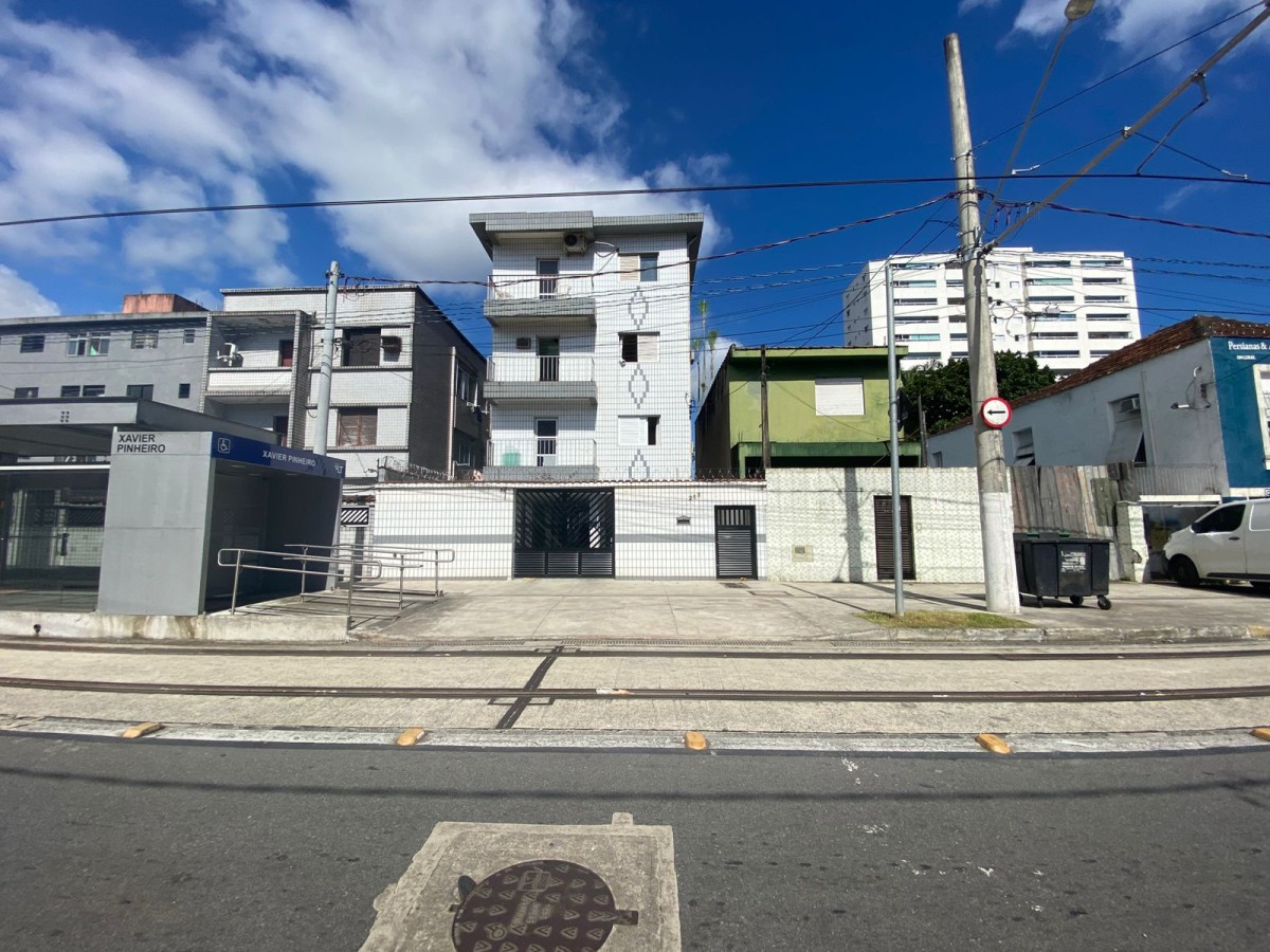 Apartamento à Venda no Coração de Santos - SP – Térreo com Garagem e 2 Quartos! - Macuco