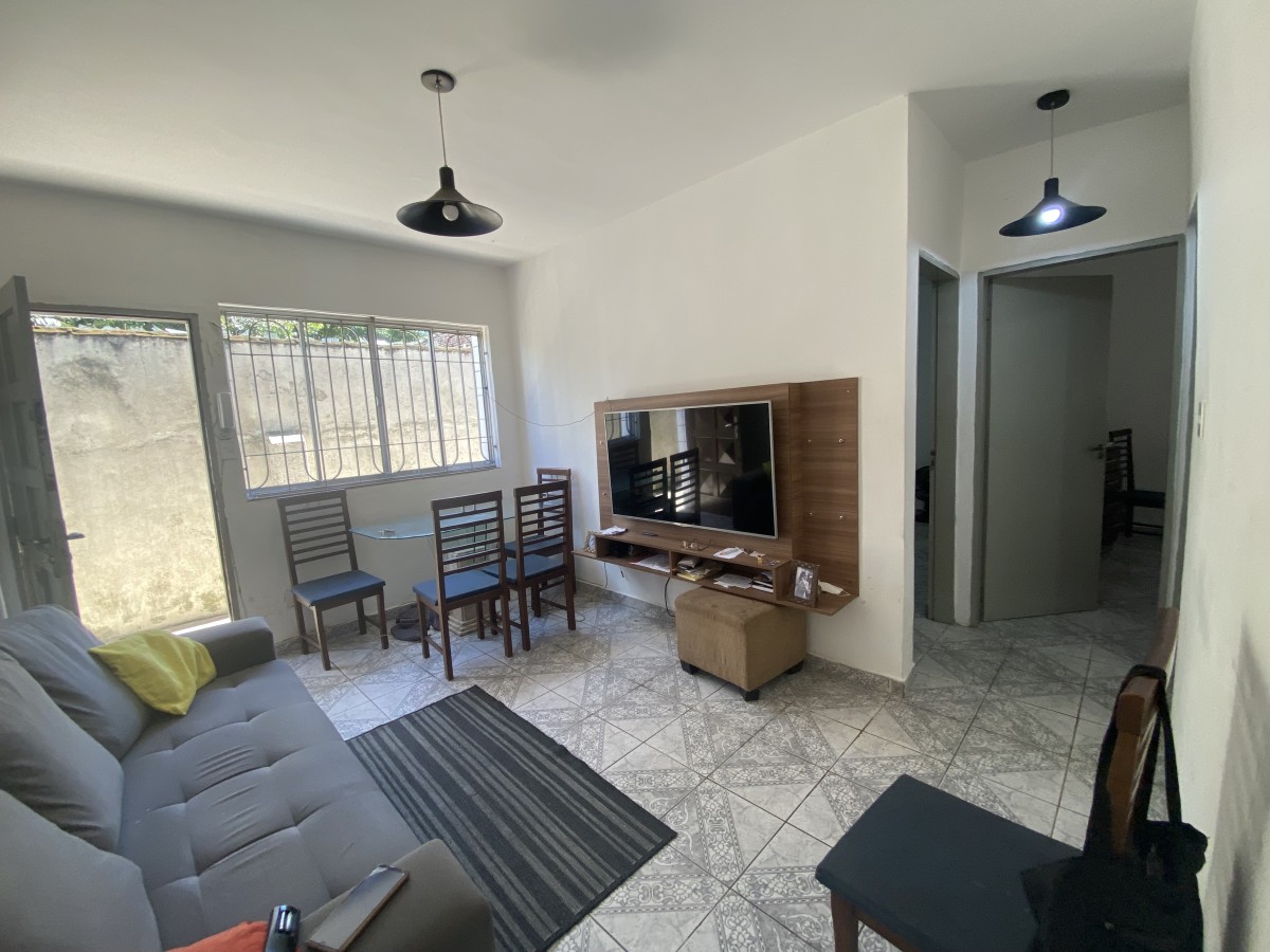 Apartamento à Venda no Coração de Santos - SP – Térreo com Garagem e 2 Quartos! - Macuco