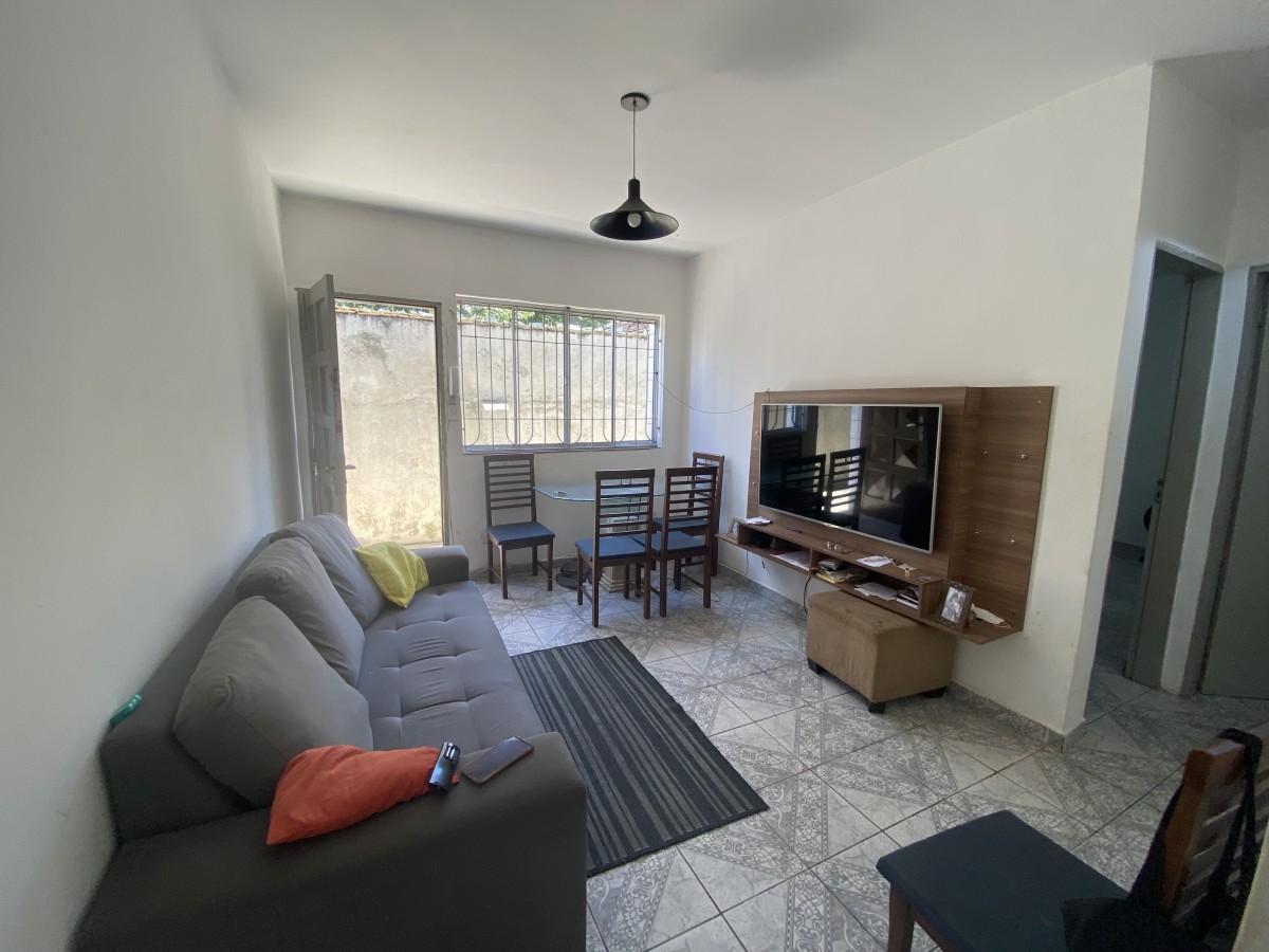 Apartamento à Venda no Coração de Santos - SP – Térreo com Garagem e 2 Quartos! - Macuco