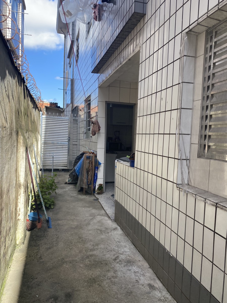Apartamento à Venda no Coração de Santos - SP – Térreo com Garagem e 2 Quartos! - Macuco