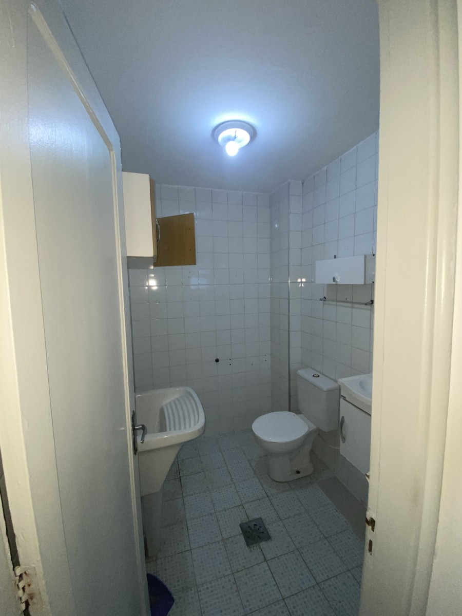 Apartamento Amplo com 2 Dormitórios – A uma quadra e meia da Praia do Gonzaguinha, São Vicente- SP