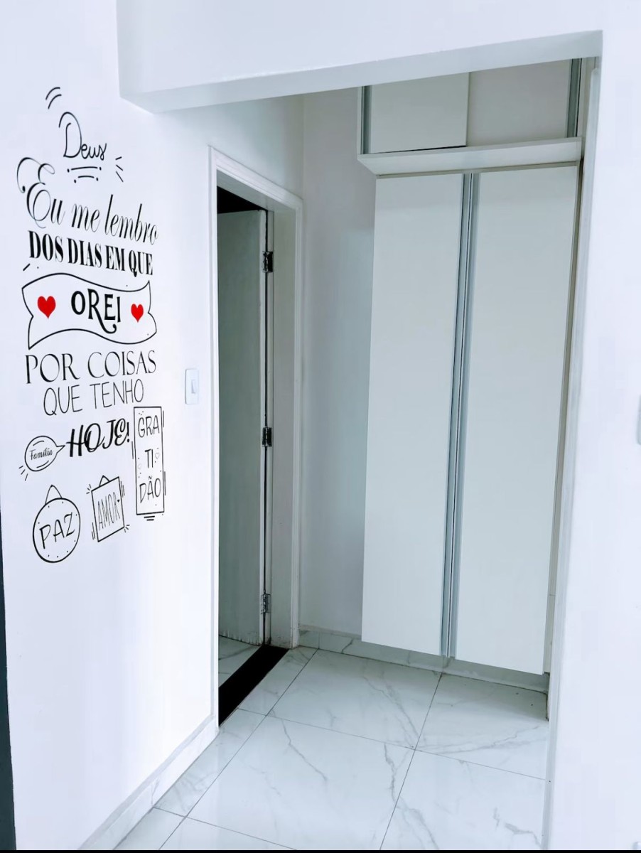 Apartamento à venda Sala Living com garagem em São Vicente/SP.